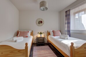7 quartos, ferros/tábuas de passar roupa, Wi-Fi de cortesia