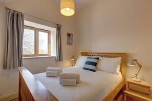 7 makuuhuonetta, silitysrauta/-lauta, ilmainen Wi-Fi, vuodevaatteet