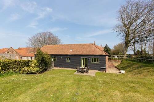 Wash House - sleeps 6 guests  in 3 bedrooms