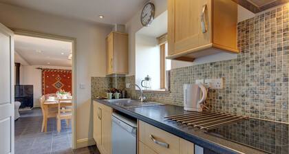 Workshop - sleeps 8 guests in 4 bedrooms