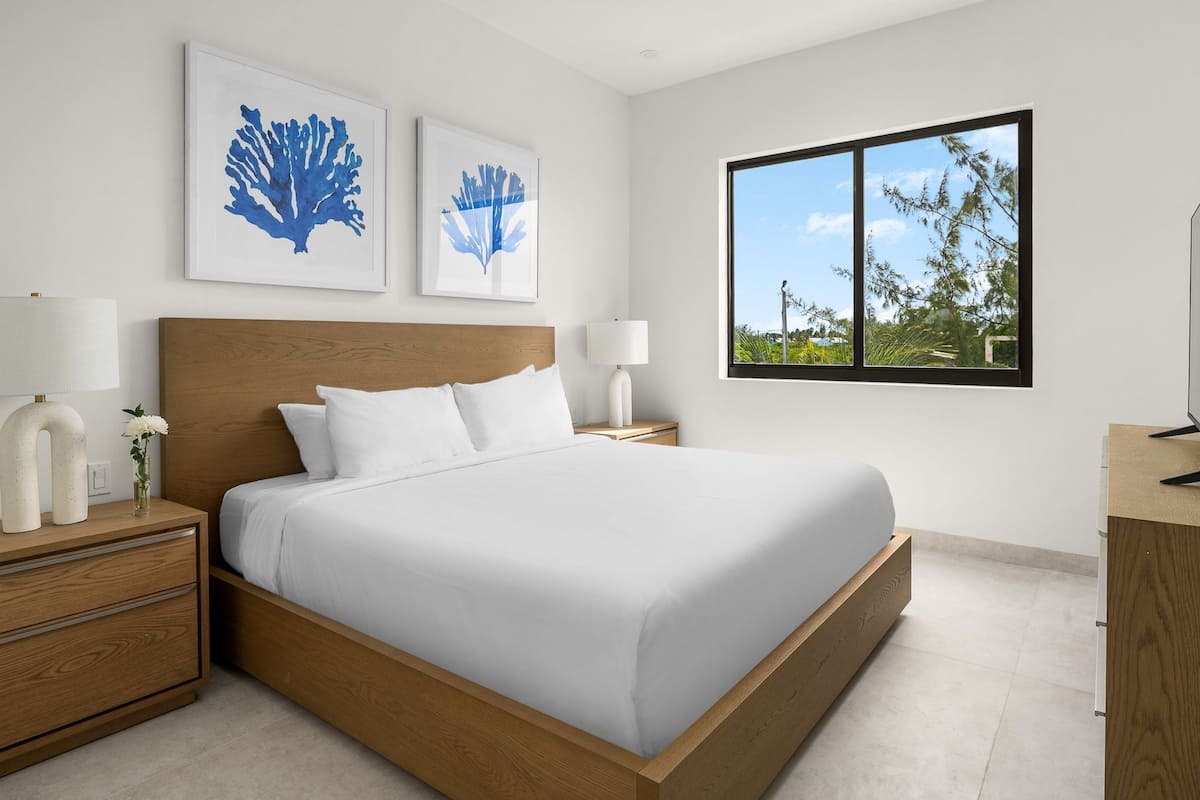 1 bedroom, hypo-allergenic bedding, pillowtop beds, in-room safe