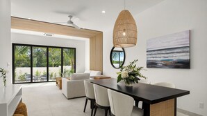 In-room dining - Seascape Grace Bay Hotel & Townhome Villas (Providenciales)