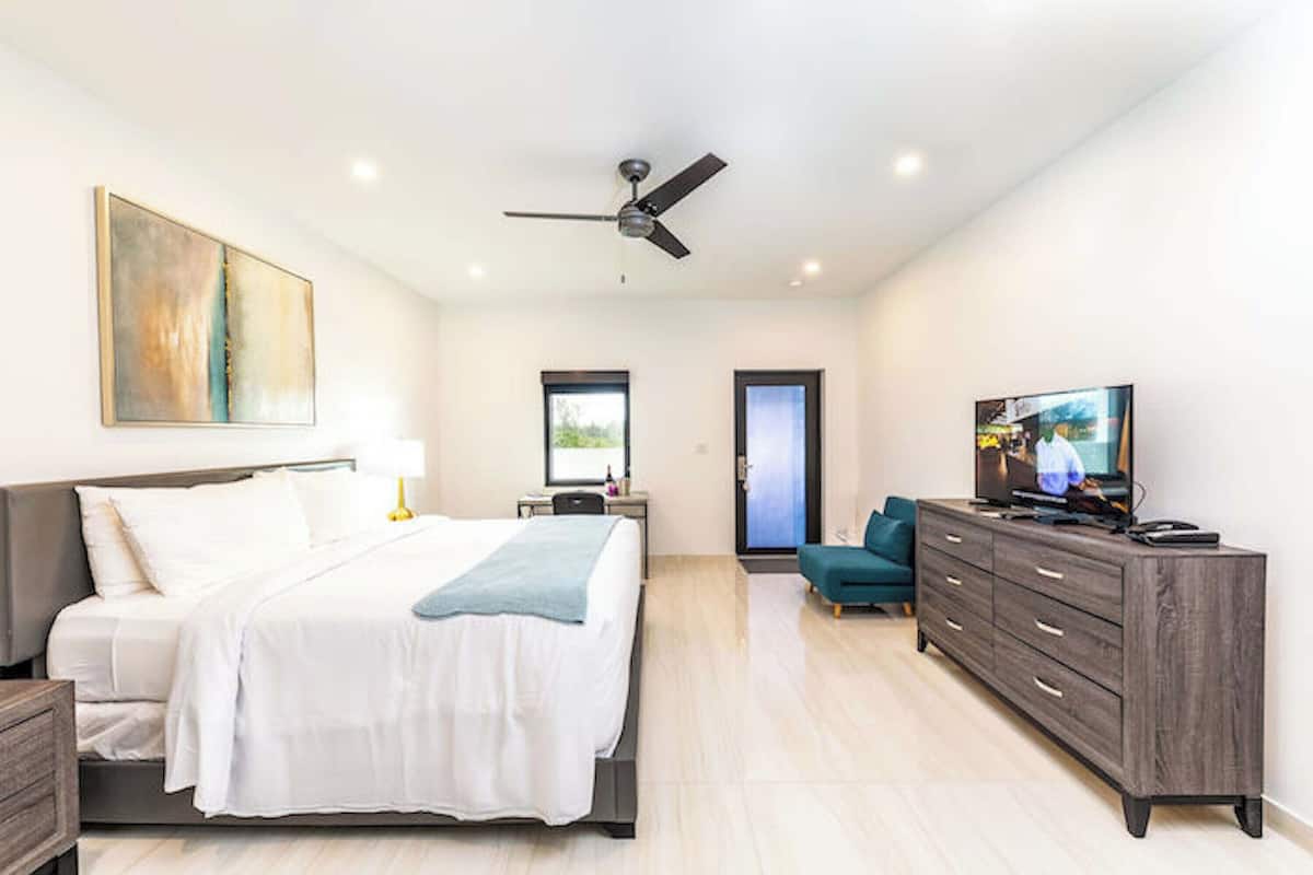 1 habitación, ropa de cama hipoalergénica y colchones con pillow-top