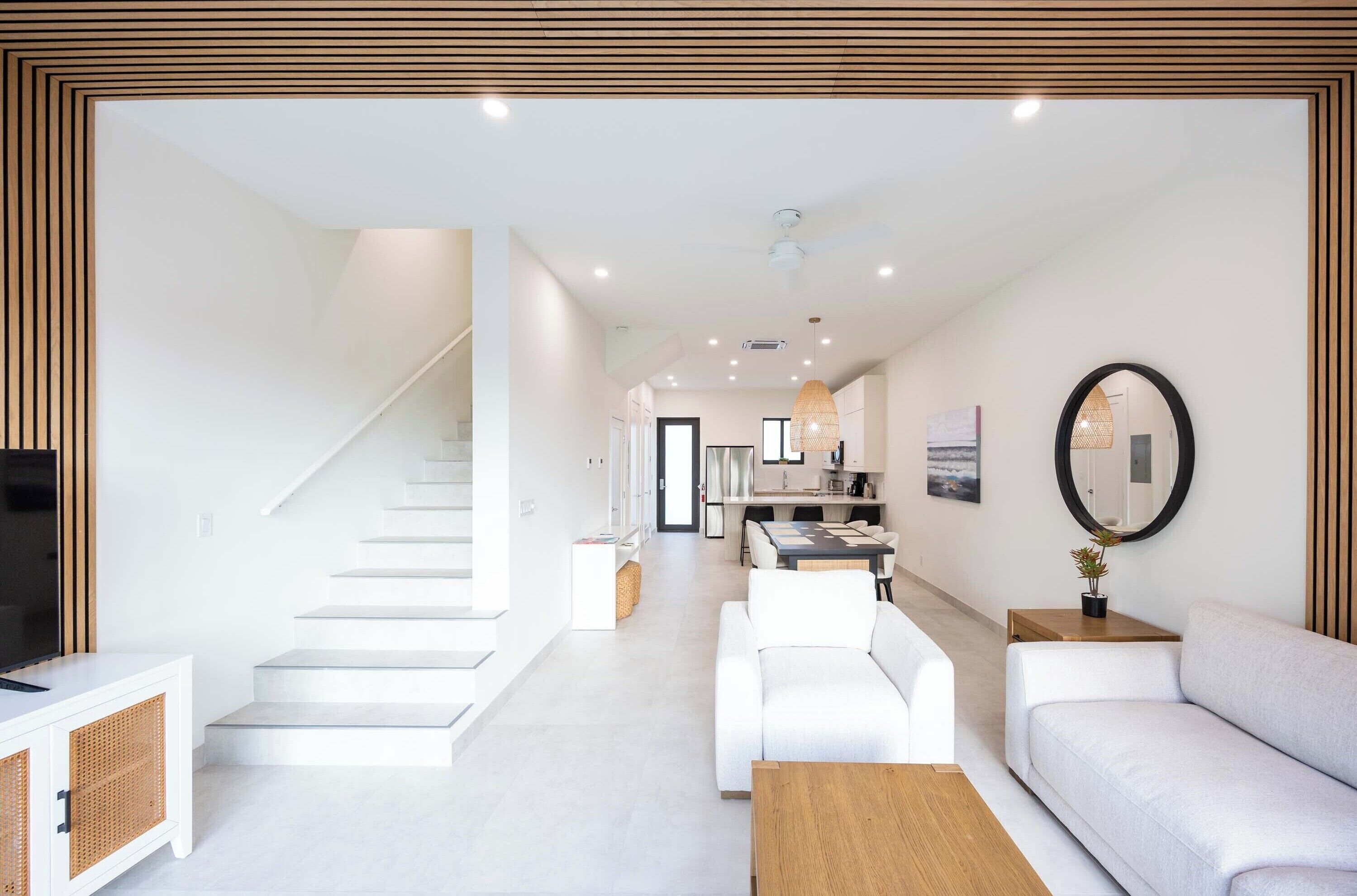 55-inch tv with cable channels, netflix, hulu