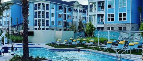 Outdoor pool, a heated pool