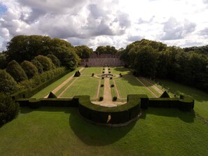 Property grounds - Pavillon Xvii du Chateau de Saudreville 46 Kilomêtres au sud de Paris (Villeconin)