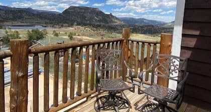 Breathtaking Mountain Views, Close to Marys Lake,RMNP, Community Pool/Hot Tub- Marys Lake Lookout, Estes Park CO