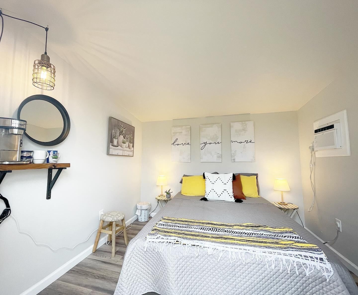Alchemy Cabin @ 13 Acres - Stay/Shop/Yoga/Meditate