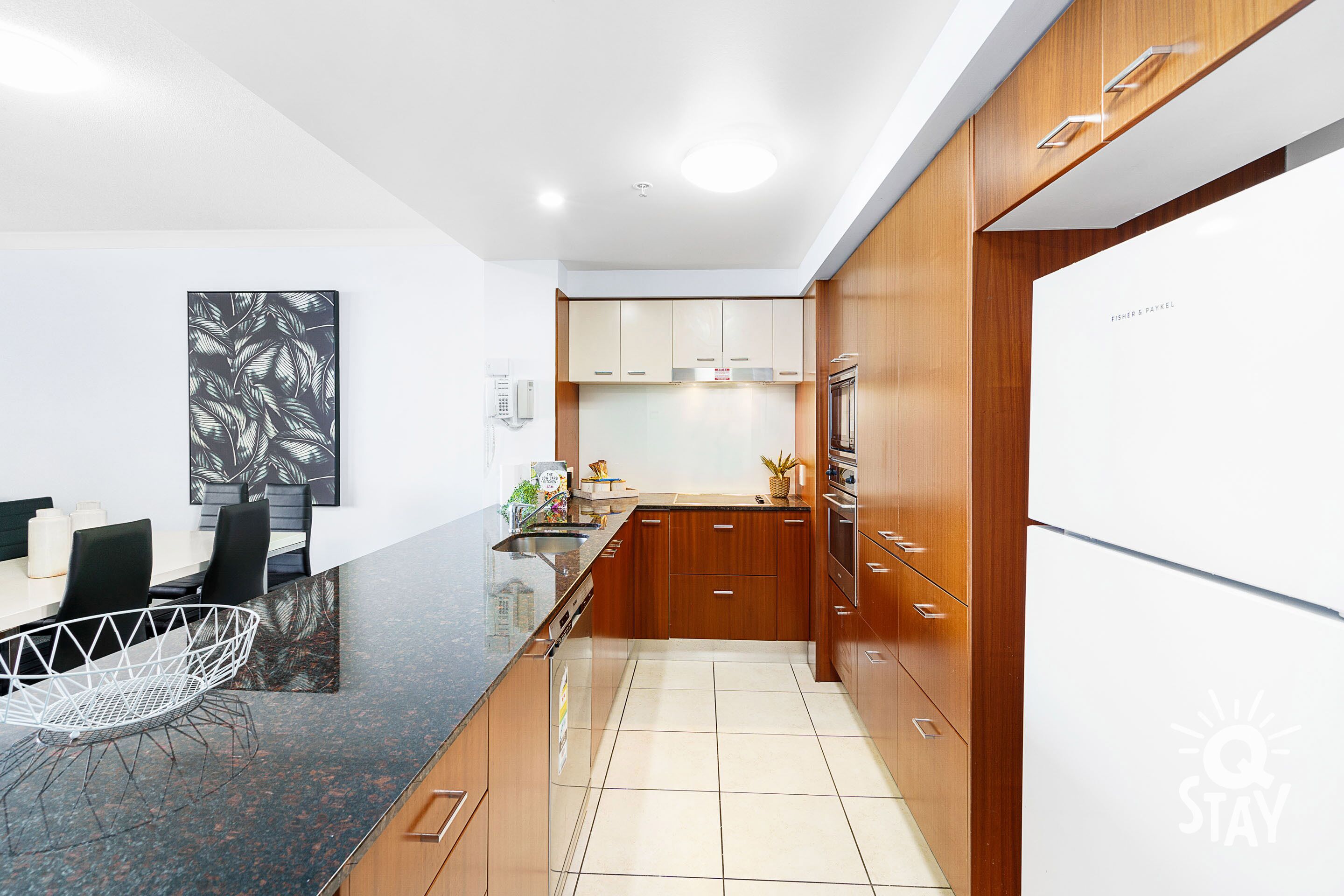 Chevron Rennaisance – 3 Bedroom Ocean — Q Stay — image 18