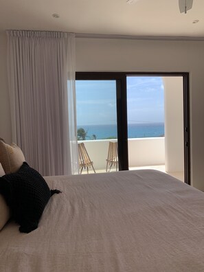 3 bedrooms, in-room safe, desk, iron/ironing board