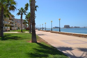 On the beach, white sand, beach towels, 8 beach bars - LaManga Vista (San Javier)