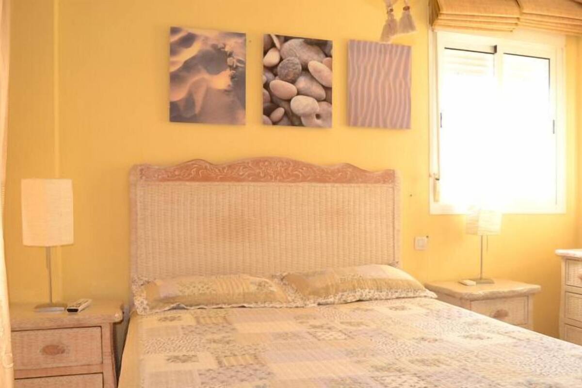 3 habitaciones, decoración personalizada y muebles diferentes 