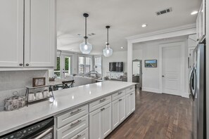 Fridge, microwave, oven, stovetop - 4 Bedroom Gorgeous Beachy Home - Resort Pool - 6 Seater Golf Cart (Santa Rosa Beach)