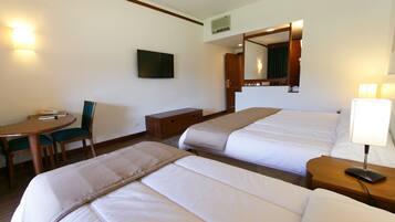 1 habitación, ropa de cama hipoalergénica y minibar