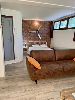 1 chambre, bureau, fer et planche Ă repasser, Wi-Fi gratuit