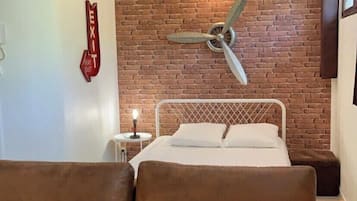 1 chambre, bureau, fer et planche à repasser, Wi-Fi gratuit