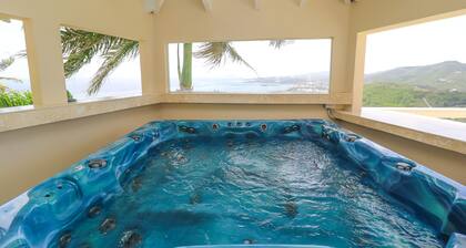 Modern 1 Bedroom: "Garden Suite" Amazing Views on Luxury Villa