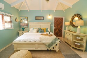 1 bedroom, desk, free WiFi, bed sheets