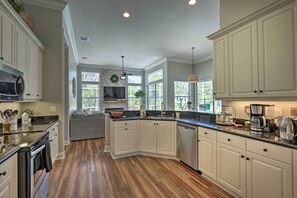 Fridge, microwave, stovetop, dishwasher - Upscale Palm Coast Home w/ Pool: 7 Mi to Beaches! (Palm Coast)