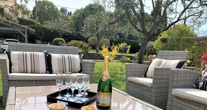 Mougins, Le Mas des Mûriers, 6 Voyageurs