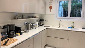 茶具/咖啡用具、冰箱、微波炉、烤箱