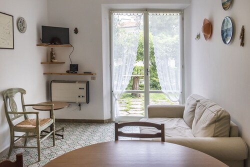 M297 - Marcelli, three-room apartment with garden at 100 m. from the sea