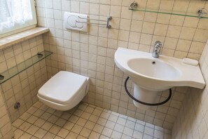 淋浴设施、毛巾