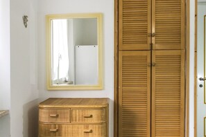 Interior - M297 - Marcelli, three-room apartment with garden at 100 m. from the sea (Marcelli)