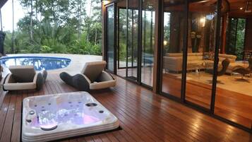 Maison Confort, 3 chambres | Bain à remous privé