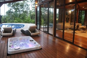 Bain à remous privé