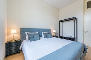 3 chambres, fer et planche à repasser, accès à Internet, literie fournie