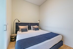1 habitación, tabla de planchar con plancha, internet y ropa de cama 