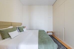 1 bedroom, internet, bed sheets