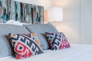2 bedrooms, iron/ironing board, Internet, bed sheets