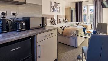 Casa | 4 habitaciones, muebles diferentes y espacio para trabajar con laptop