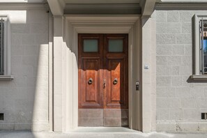 Exterior detail - Cavour Deluxe apartment in Florence by Mmega (Firenze)