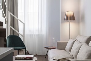 Living area - Cavour Deluxe apartment in Florence by Mmega (Firenze)