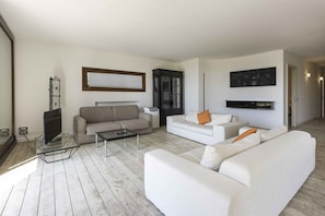 TV - Casina al Vento by MMega (Malafrasca-San Frustino)