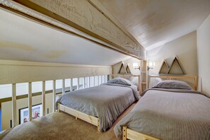 1 bedroom, iron/ironing board, free WiFi, bed sheets - Studio with Loft BR - 200 steps to Snowflake Lift, Sleeps 4, Heated Garage (Breckenridge)