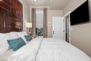 3 bedrooms, iron/ironing board, travel crib, free WiFi