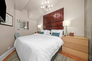 3 室のベッドルーム、アイロン / アイロン台、旅行用ベビーベッド、WiFi (無料)