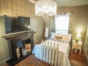 2 多间卧室、熨斗/熨衣板、免费 WiFi、床单