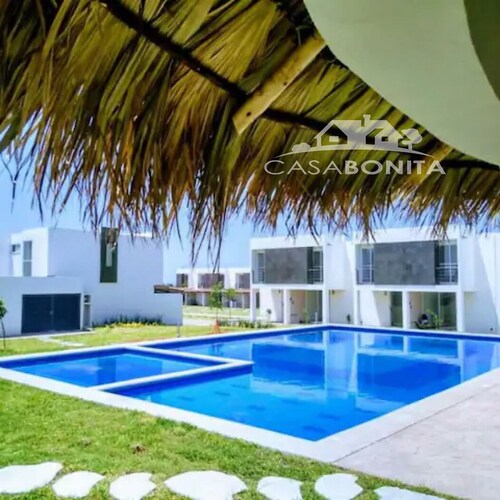 CASABONITA frente alberca, AirAC