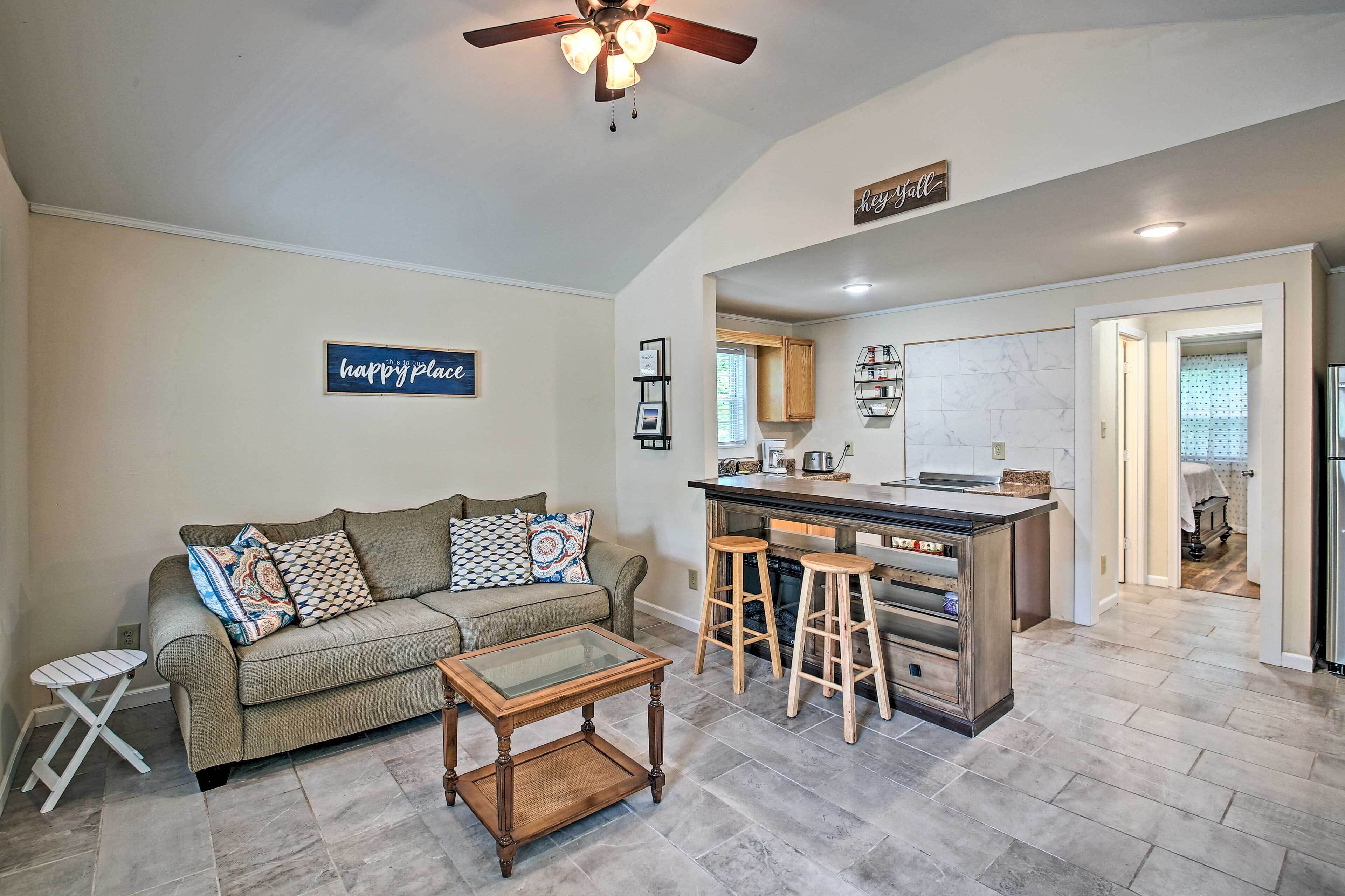 ‘Hollywood Park’ Home < 3 Mi to National Park!