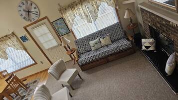 Smart TV, DVD player, books, stereo