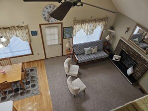 Smart TV, DVD player, books, stereo