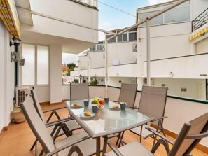 Outdoor dining - Apartment Oasis by Interhome (Torremolinos)