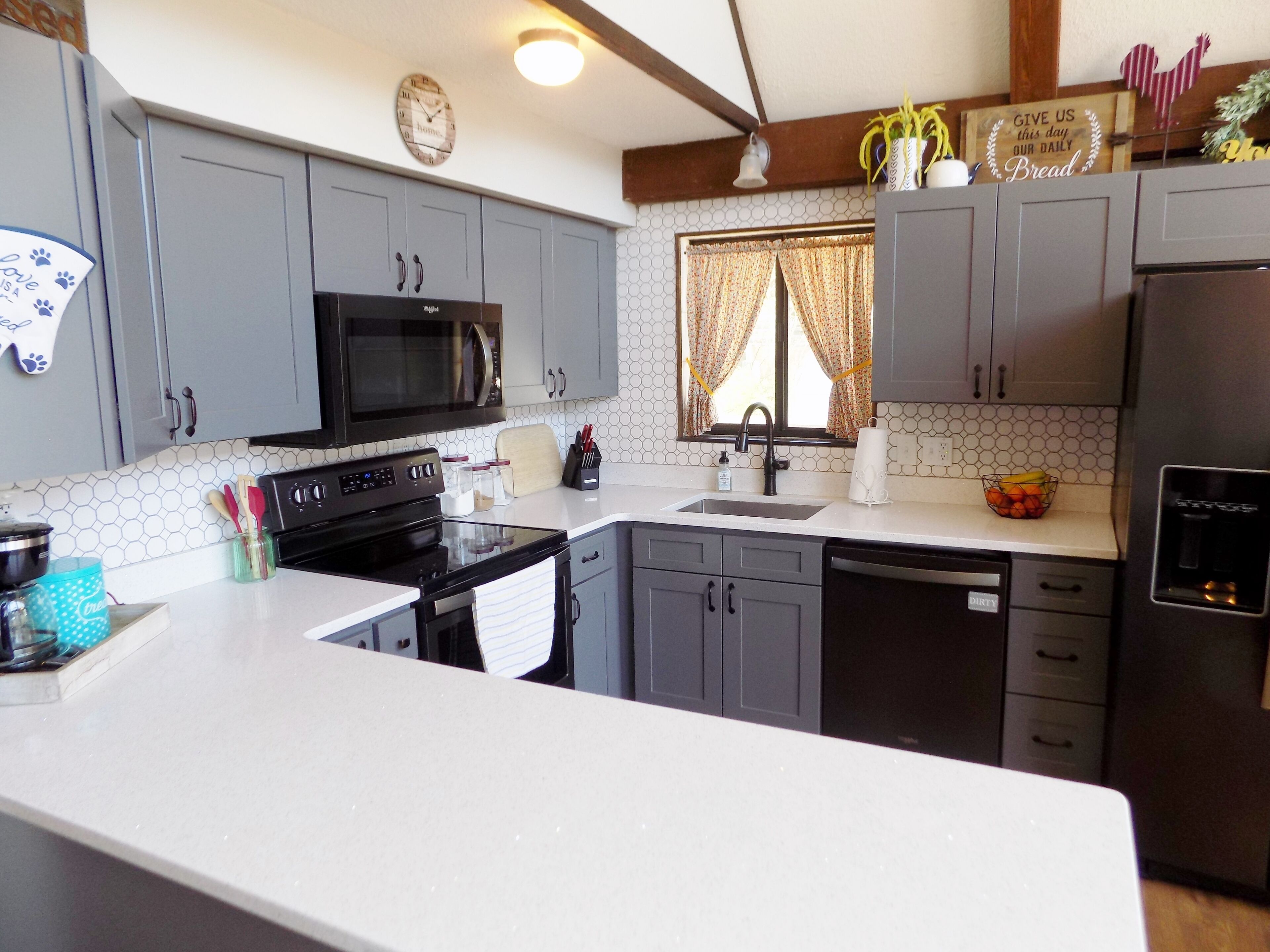 Fort Loudoun Lakeside Getaway!