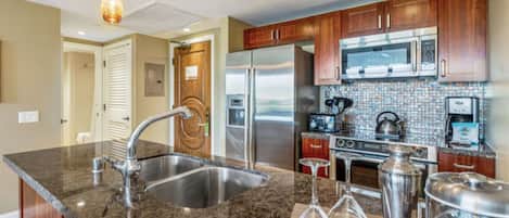Coffee/tea maker, fridge, microwave, oven