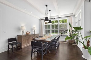 Dining - Luxurious Private Hamptons Retreat! (Amagansett)